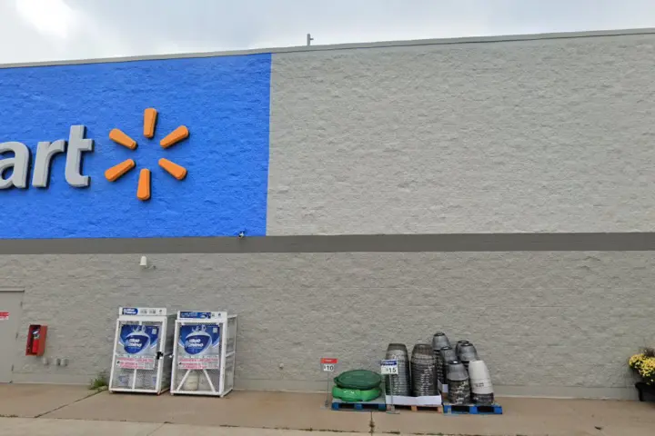 Walmart Supercenter - 2001 N Central Ave (Boost Mobile)