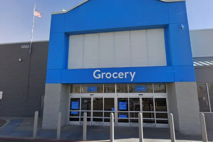 Walmart Supercenter - 2003 S Dumas Ave (Boost Mobile)