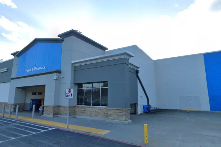 Walmart Supercenter - 2427 Gresham Rd S E (Boost Mobile)