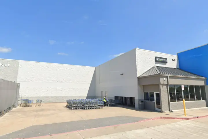 Walmart Supercenter - 2501 Lakeview Pkwy (Boost Mobile)