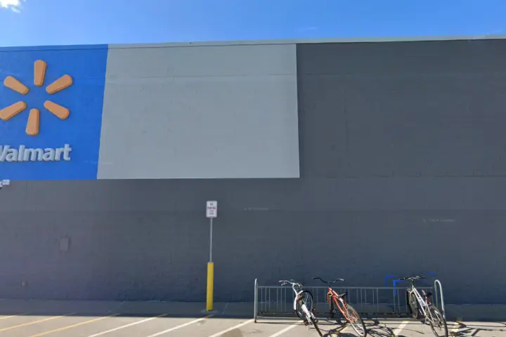 Walmart Supercenter - 2629 N Park Dr (Boost Mobile)