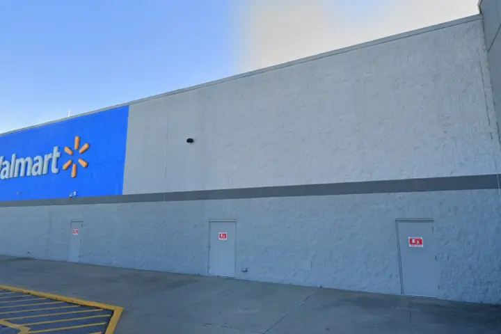 Walmart Supercenter - 30983 US-441 (Boost Mobile)