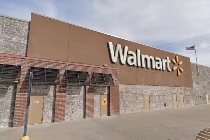 Walmart Supercenter - 3301 SW 104th St (Boost Mobile)