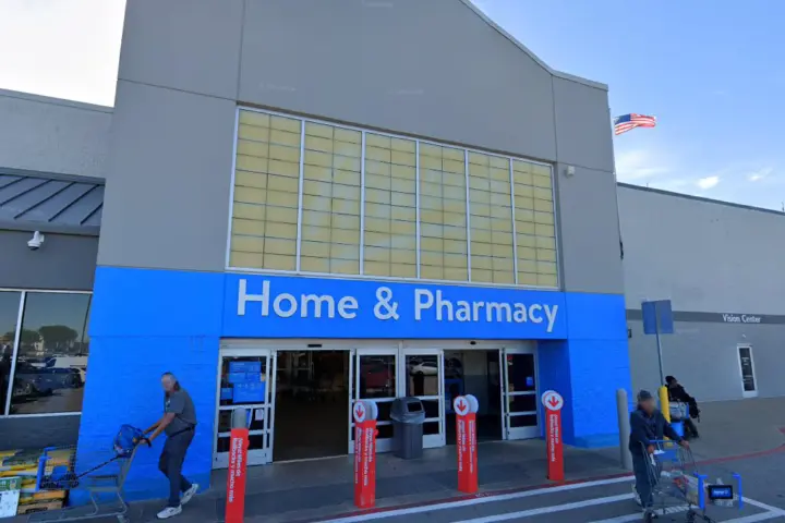 Walmart Supercenter - 3401 S 31st St (Boost Mobile)