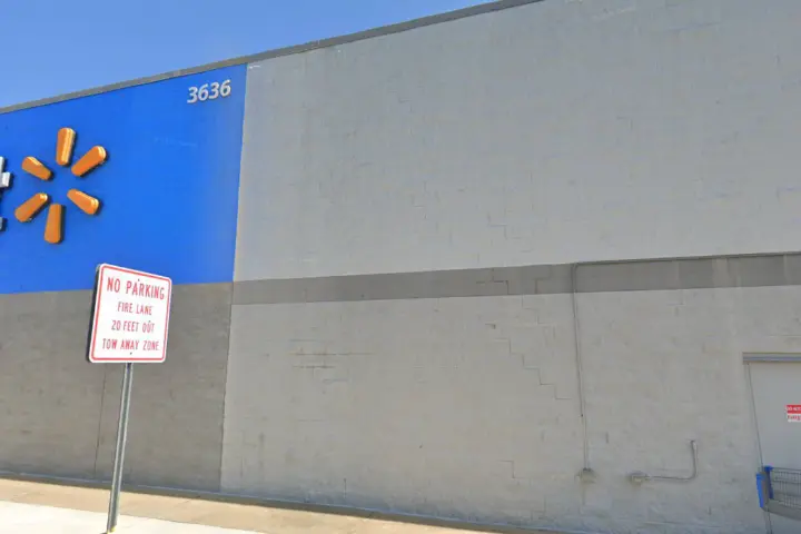 Walmart Supercenter - 3636 Monroe Hwy (Boost Mobile)