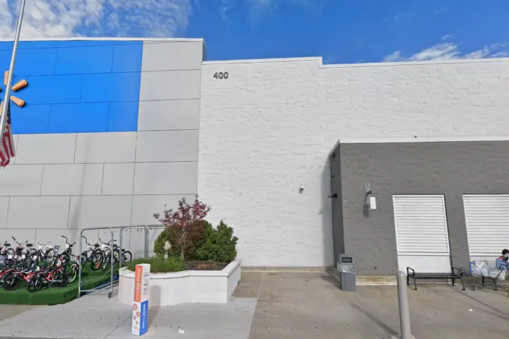Walmart Supercenter - 400 Park Pl (Boost Mobile)