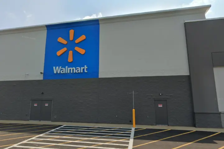 Walmart Supercenter - 4005 167th St (Boost Mobile)