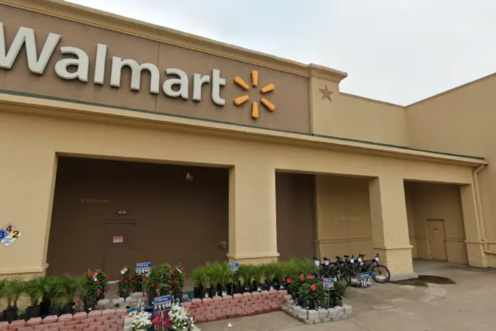 Walmart Supercenter - 4006 Estes Pkwy (Boost Mobile)