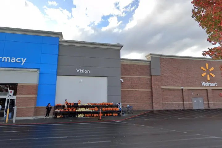 Walmart Supercenter - 430 SE 192nd Ave (Boost Mobile)