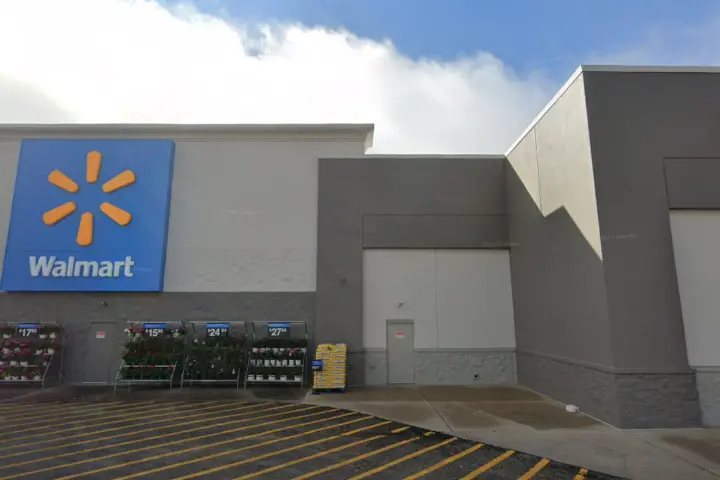 Walmart Supercenter - 4600 7th St (Boost Mobile)