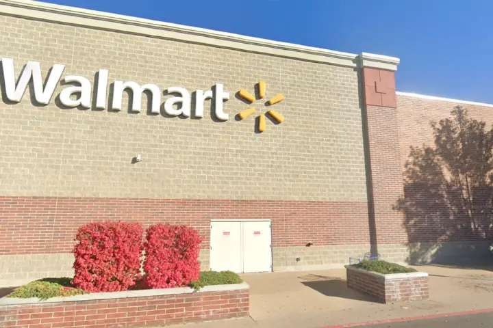 Walmart Supercenter - 4848 900 W (Boost Mobile)