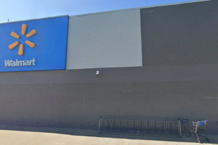 Walmart Supercenter - 500 W New Cir Rd (Boost Mobile)