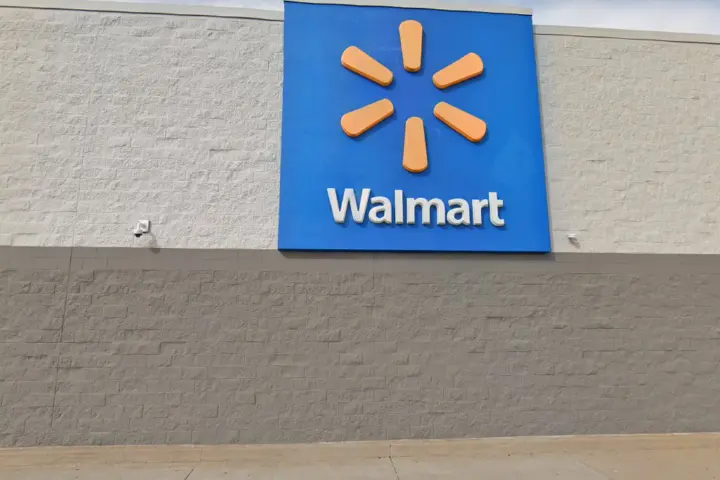 Walmart Supercenter - 501 SW 19th St (Boost Mobile)