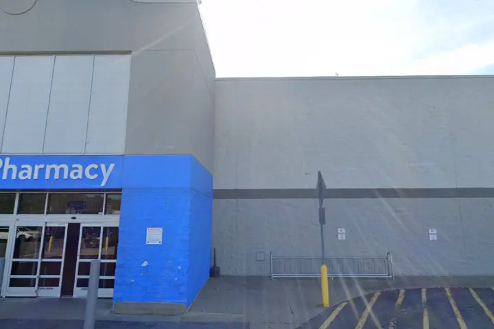 Walmart Supercenter - 515 E 4th St (Boost Mobile)