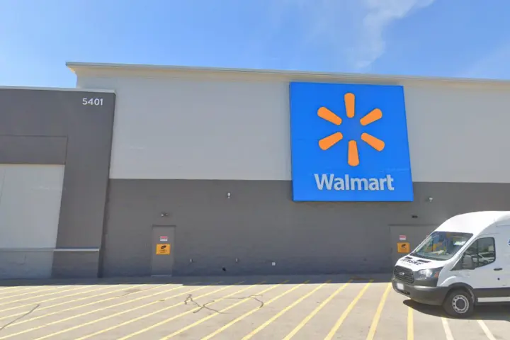 Walmart Supercenter - 5401 Tinker Diagonal St (Boost Mobile)