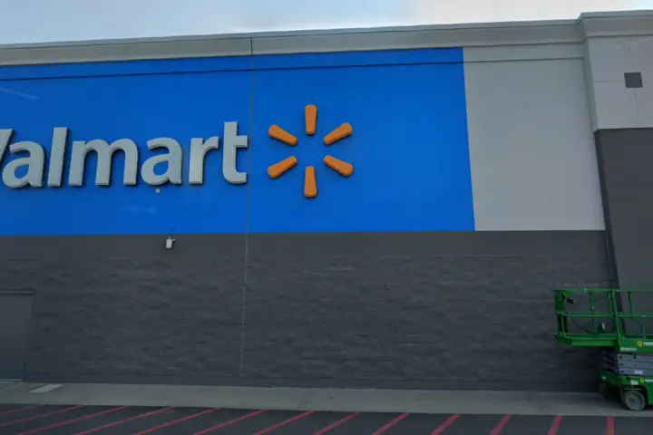 Walmart Supercenter - 5521 E Arrowhead Pkwy (Boost Mobile)