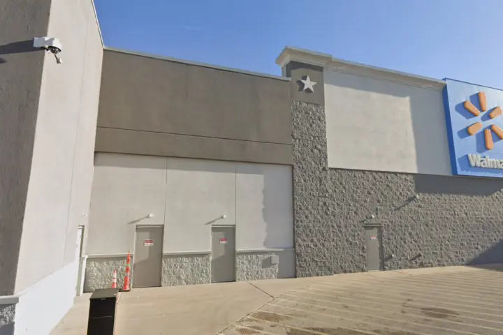 Walmart Supercenter - 610 W 29th St (Boost Mobile)