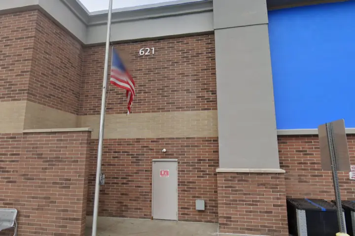Walmart Supercenter - 621 E Lake St (Boost Mobile)