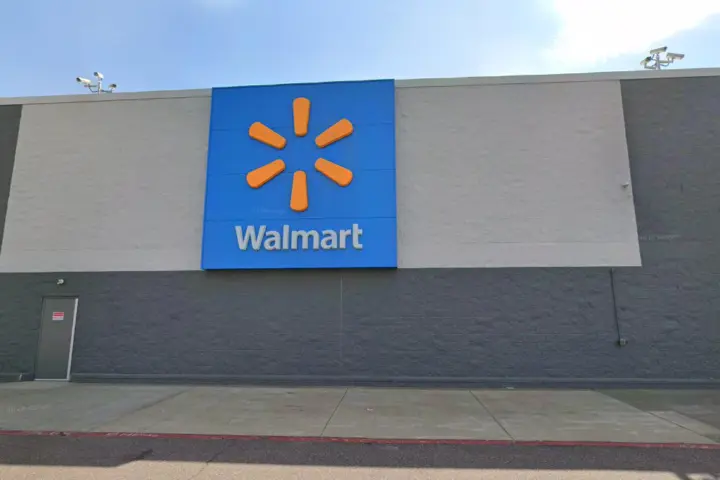 Walmart Supercenter - 628 US-51 (Boost Mobile)