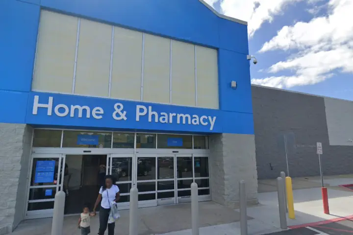 Walmart Supercenter - 6586 GA-40 (Boost Mobile)