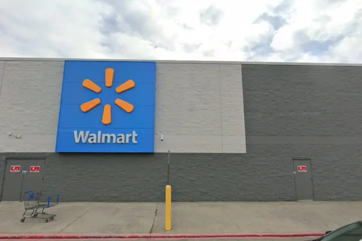 Walmart Supercenter - 6811 Southcrest Pkwy (Boost Mobile)
