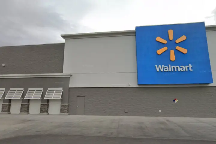 Walmart Supercenter - 6973 Blue Diamond Rd (Boost Mobile)