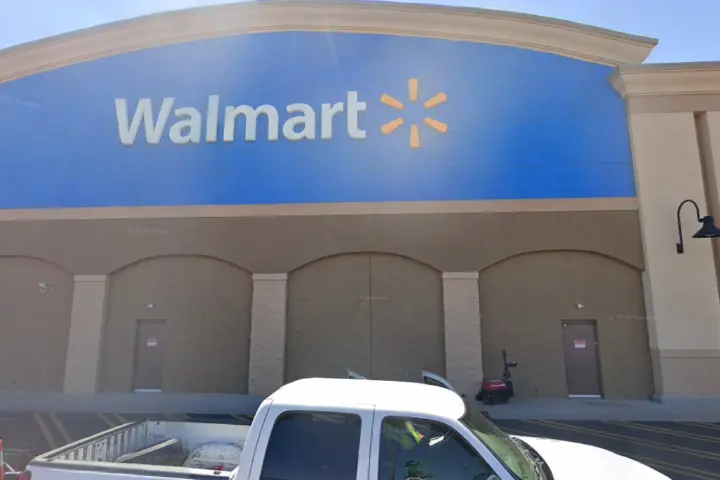 Walmart Supercenter - 8151 E 32nd St (Boost Mobile)