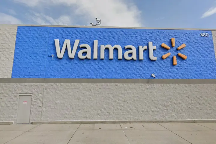 Walmart Supercenter - 880 N Hwy 190 (Boost Mobile)