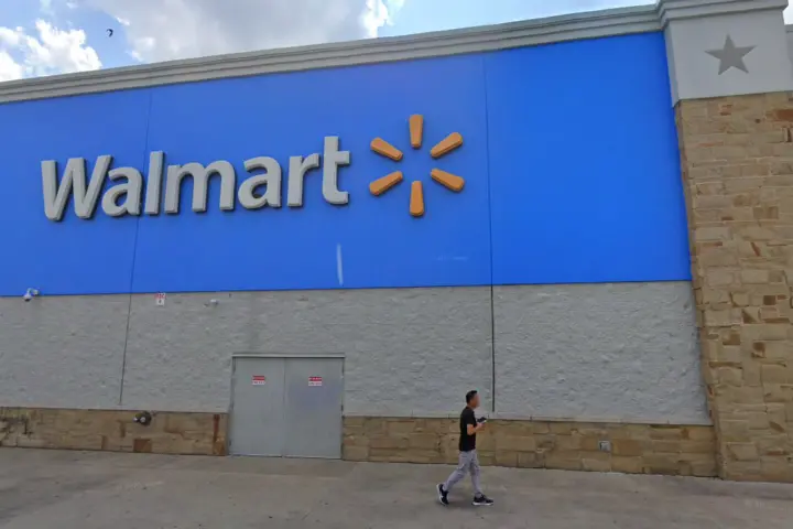 Walmart Supercenter - 9300 I-35 (Boost Mobile)