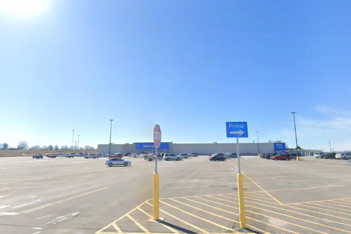 Walmart Supercenter - 937 Park Cir Dr (Boost Mobile)