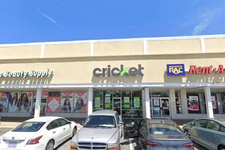 Cricket Wireless Authorized Retailer - 1030 Summit Ave