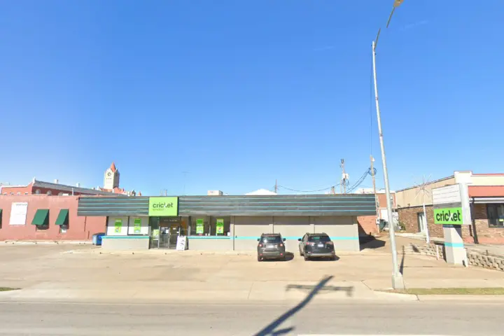 Cricket Wireless Authorized Retailer - 111 E Austin Blvd