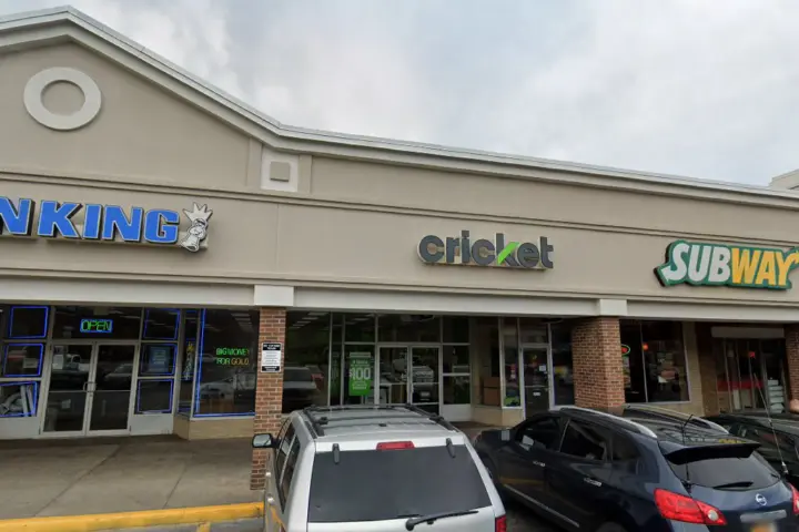 Cricket Wireless Authorized Retailer - 1122 Mohawk St Unit 11