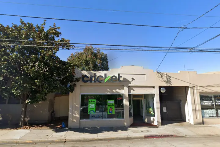 Cricket Wireless Authorized Retailer - 115 E Lake Ave