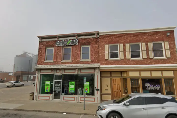 Cricket Wireless Authorized Retailer - 121 S 8th St