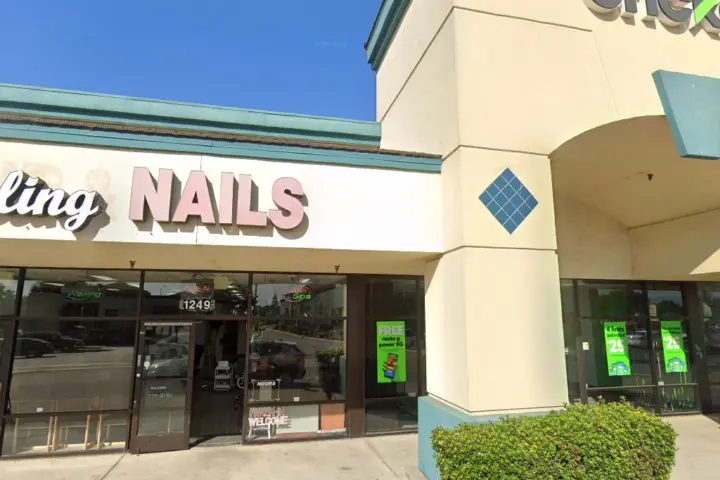 Cricket Wireless Authorized Retailer - 1251 N Davis Rd