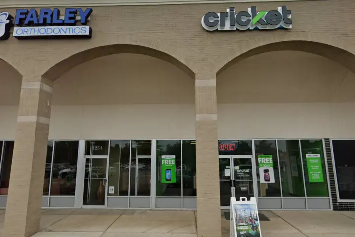 Cricket Wireless Authorized Retailer - 1252 E Central Ave