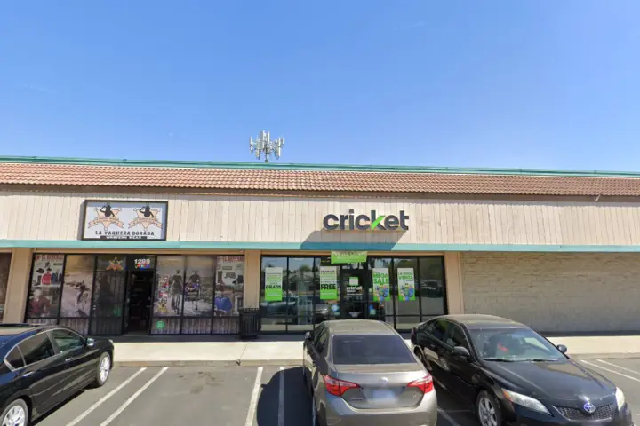 Cricket Wireless Authorized Retailer - 1291 S Chestnut Ave