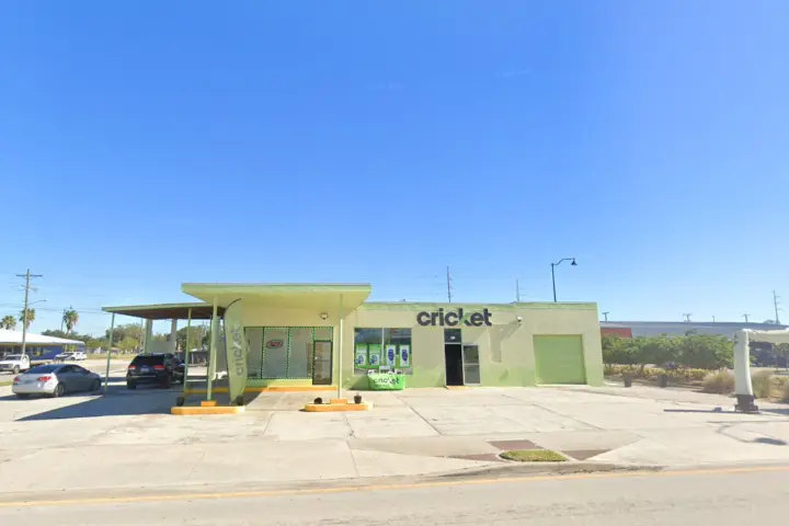 Cricket Wireless Authorized Retailer - 130 N 6th Ave