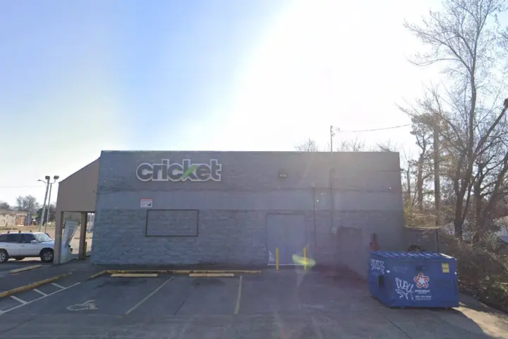Cricket Wireless Authorized Retailer - 1397 Jackson Ave