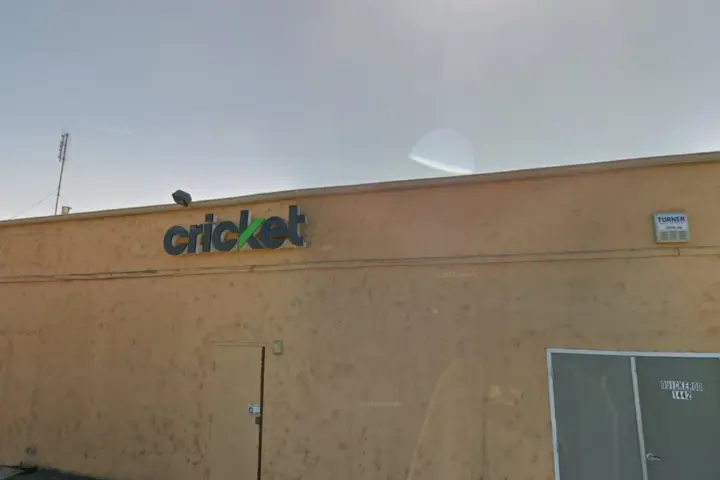 Cricket Wireless Authorized Retailer - 1440 W Ashlan Ave