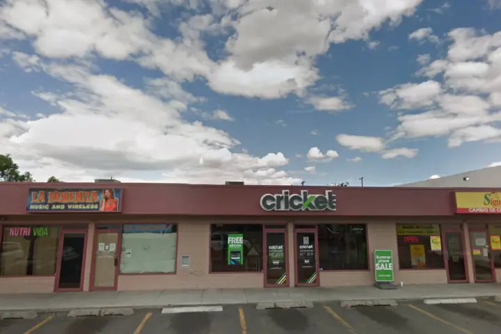 Cricket Wireless Authorized Retailer - 1460 S Wells Ave