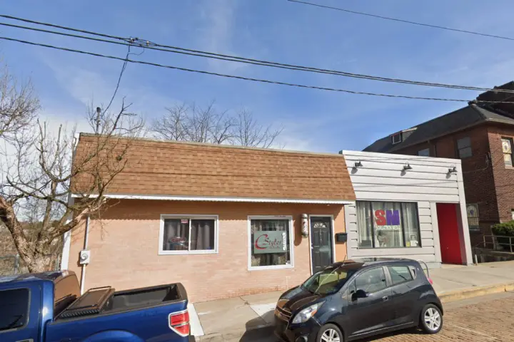 Cricket Wireless Authorized Retailer - 1617 Broadway Ave
