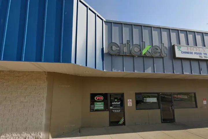 Cricket Wireless Authorized Retailer - 174 E 4th St