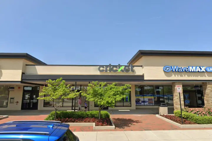 Cricket Wireless Authorized Retailer - 1780 Merritt Blvd