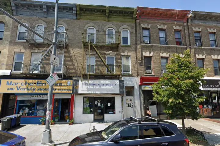 Cricket Wireless Authorized Retailer - 1782 Nostrand Ave