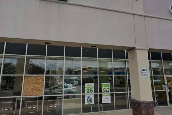 Cricket Wireless Authorized Retailer - 1832 30th St
