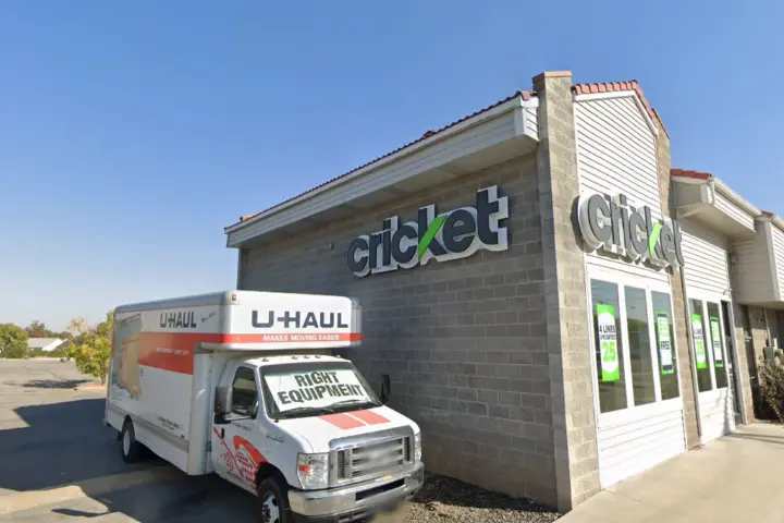 Cricket Wireless Authorized Retailer - 200 E Fairview Ave