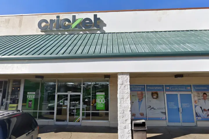 Cricket Wireless Authorized Retailer - 2013 N Broadway St