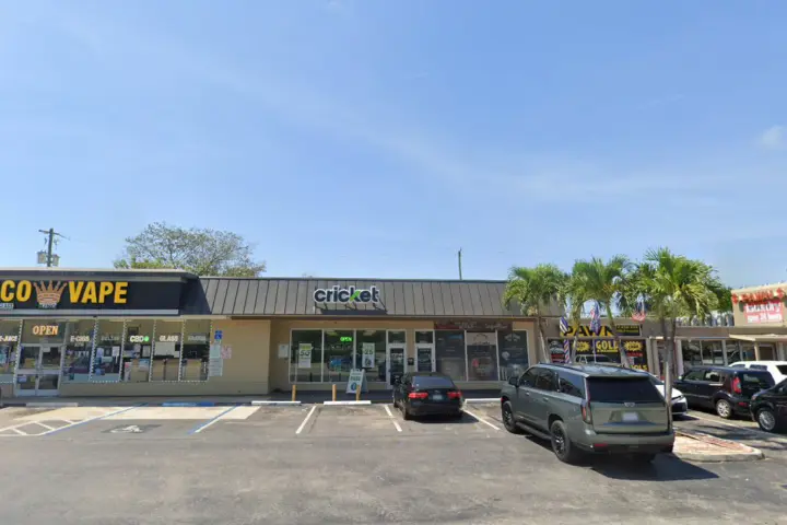 Cricket Wireless Authorized Retailer - 2030 NE 49th St Unit A
